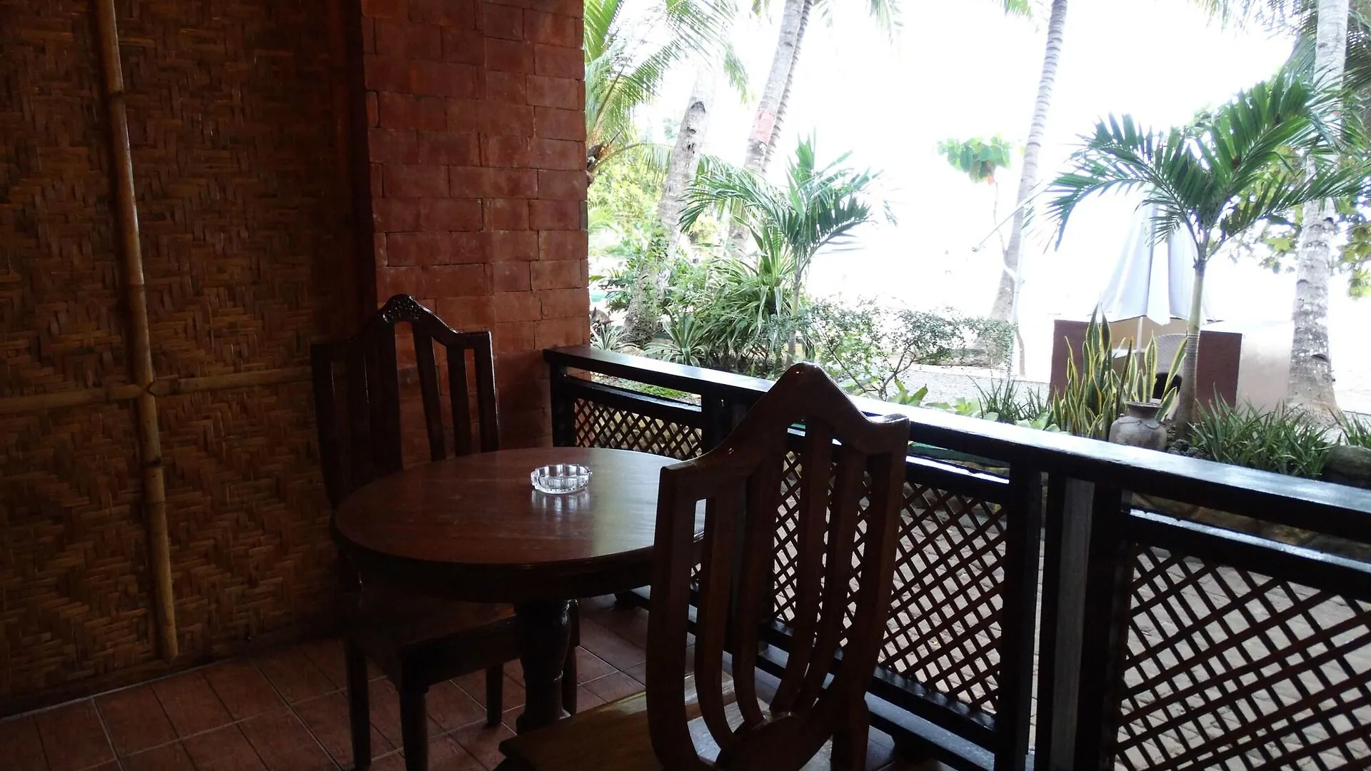 Alona Tropical Beach Resort Panglao 3*,