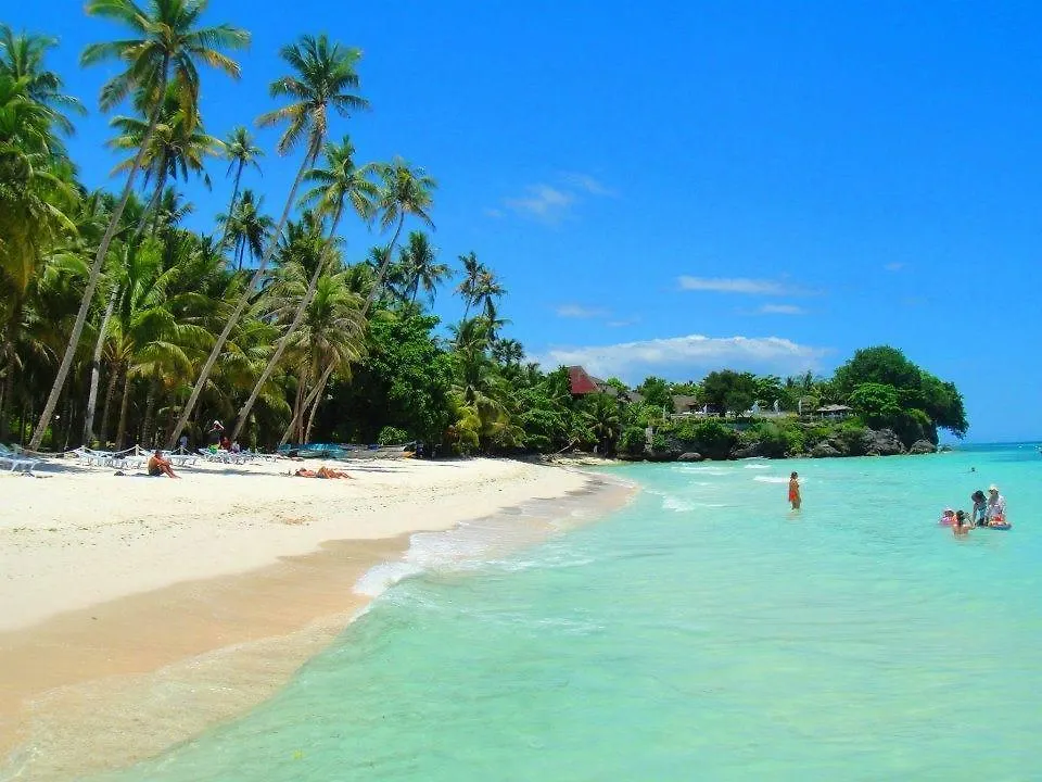 Alona Tropical Beach Resort Panglao 3*,