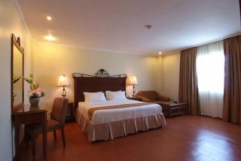 Alona Tropical Beach Resort Panglao 3*,