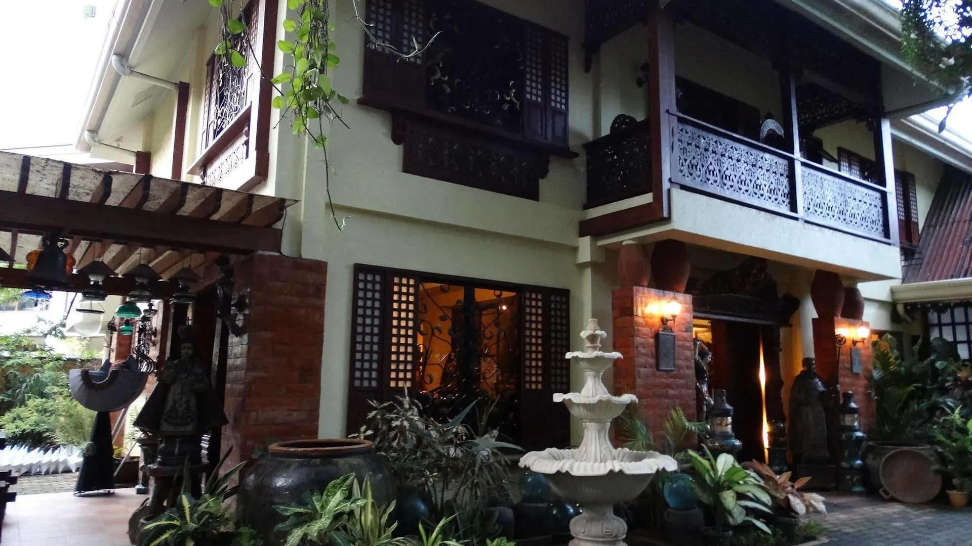 Alona Tropical Beach Resort Panglao